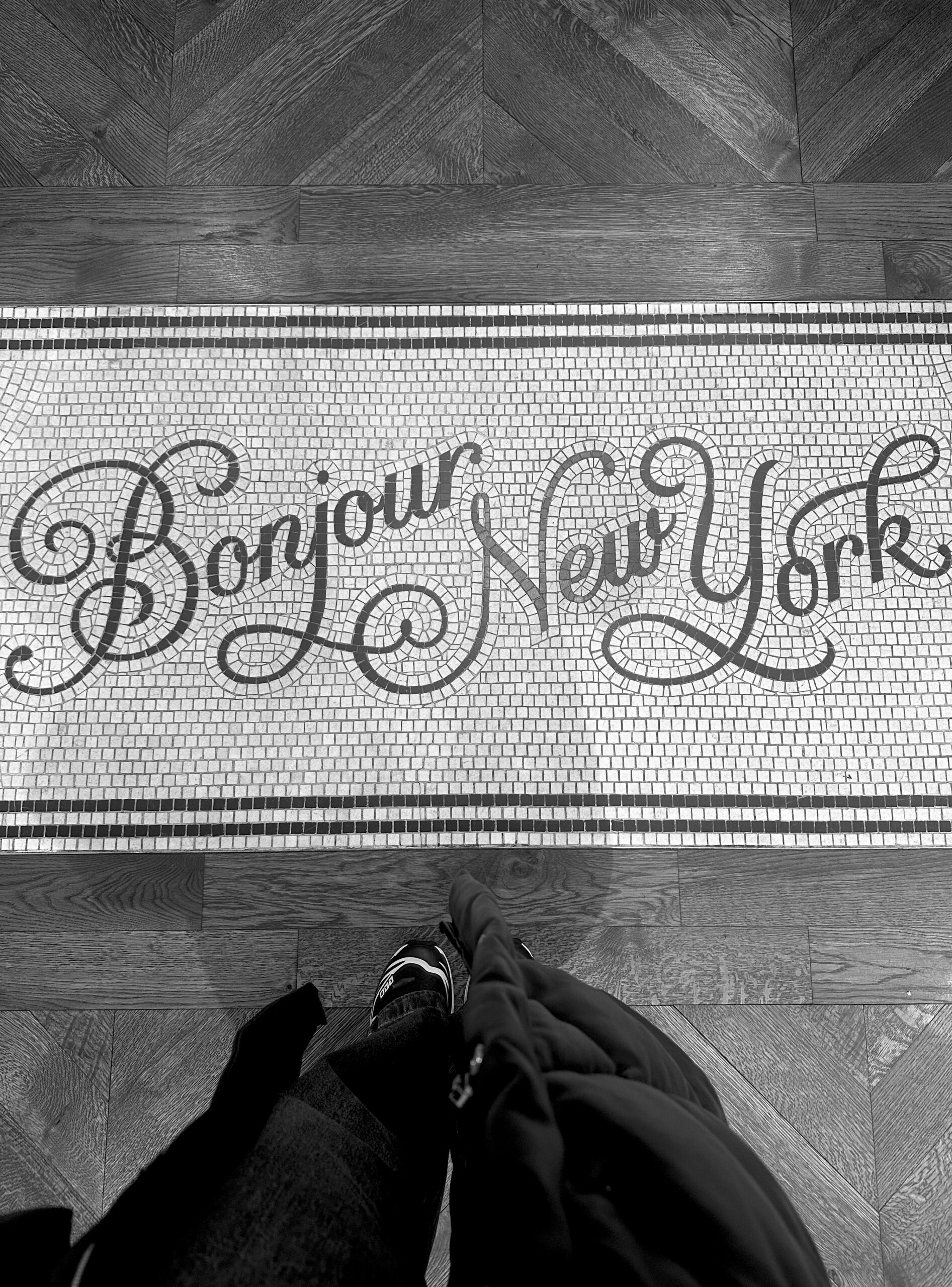Bonjour New York BW